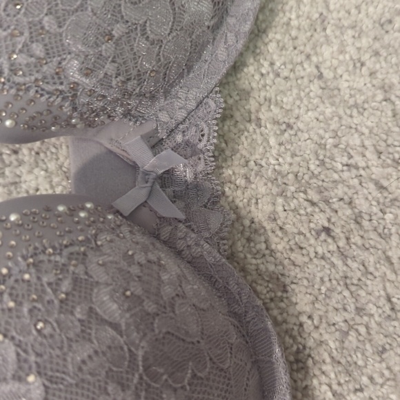 Victoria's secret push up bra 34C - Picture 2 of 5